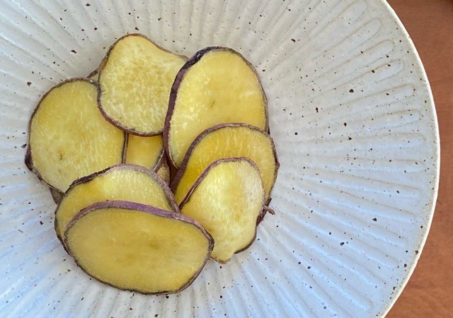 ノンオイルのヘルシーおやつ オーブンで簡単に作れる さつまいもチップス Michill Bygmo ミチル