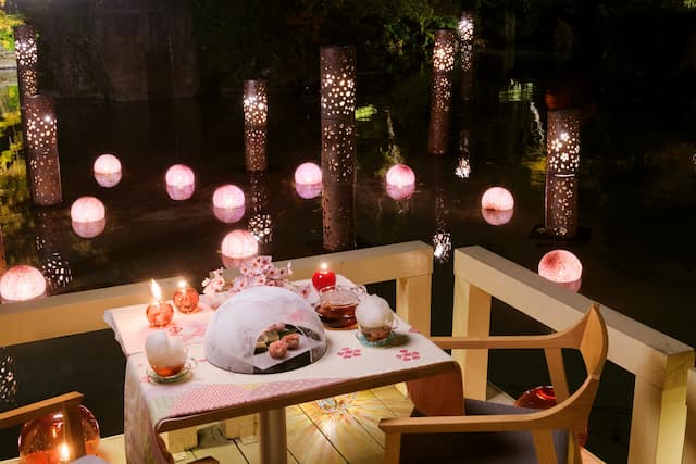 幻想的な特別席でリラックス♡津軽四季の水庭で和菓子をたのしむ贅沢時間