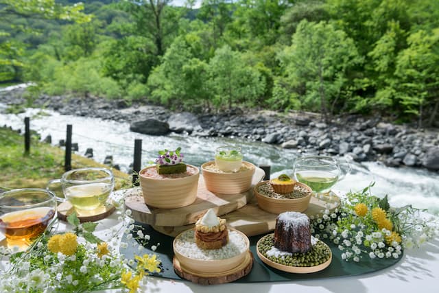 新緑の季節は奥入瀬渓流ホテルに行きたい♡絶景の中あじわう贅沢アフタヌーンティー