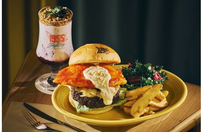 1950年代のアメリカにタイムスリップ？！アメリカグルメやゲームを楽しめるイベント開催中！