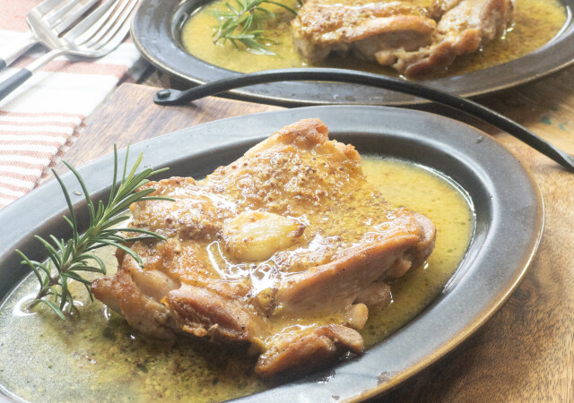 外パリッ！中ジュワ～！フライパン1つで簡単！鶏もも肉の粒マスタードソースのレシピ