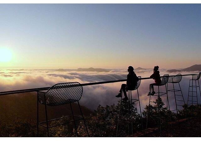 9月の連休は北海道・トマムで絶景体験！秋ならではの幻想的な景色に出会える雲海テラスツアー