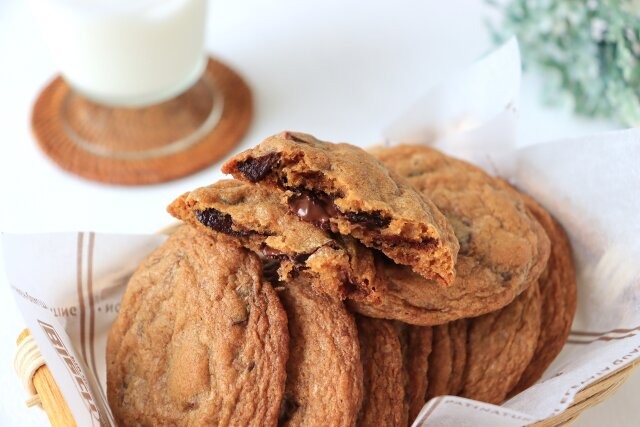 あの背徳の味をおうちで再現！ねっとり濃厚！チューイーチョコチップクッキーのレシピ