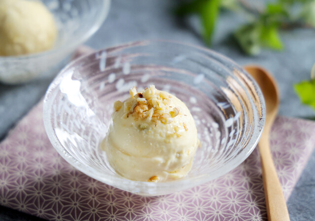 市販の焼き芋が簡単に絶品スイーツになる！濃厚！くるみと焼き芋のバニラアイスのレシピ