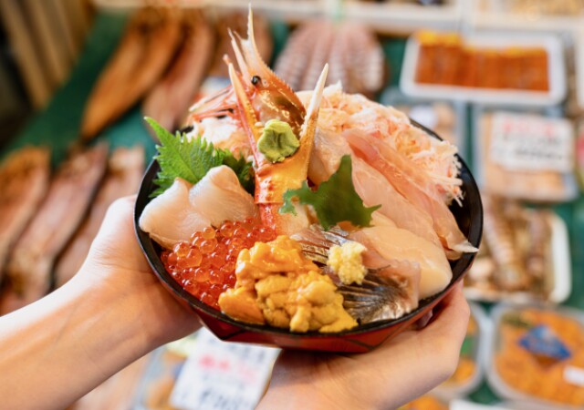 年間利用者1万人突破！ご当地スーパー巡りで食文化に触れる！大人気のグルメガイドツアー