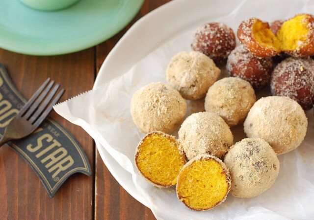 ホットケーキミックスで簡単！ふんわりもっちり♡甘さひかえめかぼちゃドーナツのレシピ