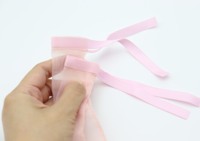 「めーちゃ可愛い！」セリアのカバーで純正品が映える見た目に！「さすがセンスが神だわ！」