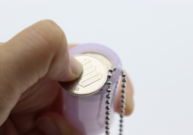 ダイソーで見つけたら即確保！小銭管理が一気にラクに♡100円玉がパッと使えるコインケース