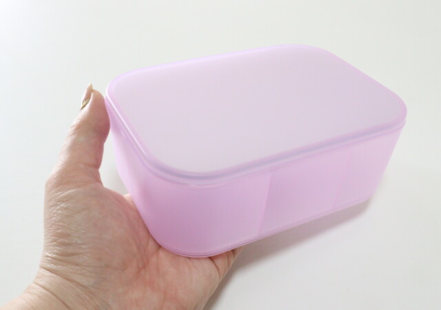 ダイソーのお弁当箱…？ではありません！「こういうのありがたい♡」便利機能付きの収納ボックス