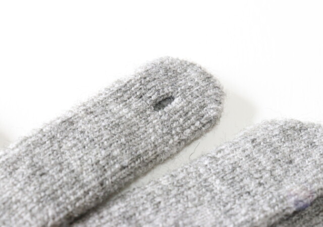 ダイソーさんこれ不良品じゃ…と思ったら便利すぎて驚き！スマホ操作もラクラクな優秀すぎる手袋