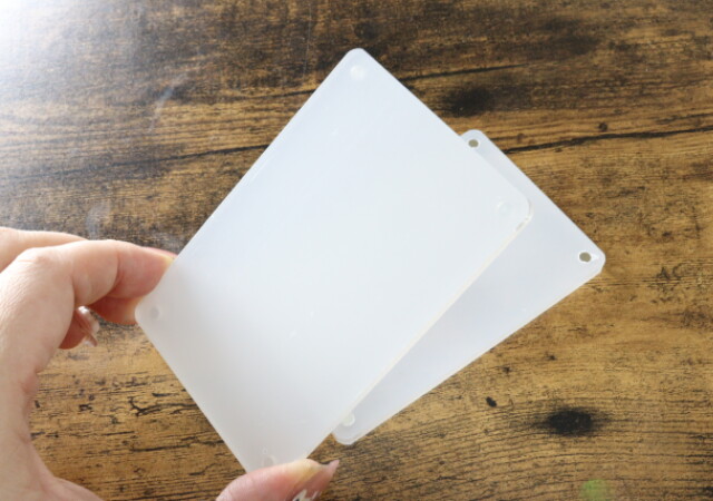 ダイソーがついにやってくれたよ！ずっと大きめサイズ探してた！カードが余裕で入るスタンド