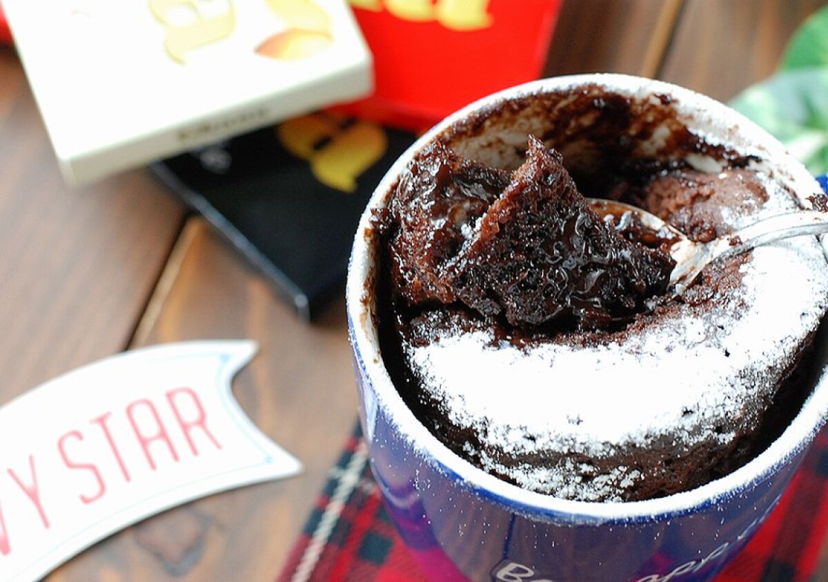 マグカップ1個、フォークで混ぜてレンジで完成！ふわふわ食感の簡単カップケーキ2選