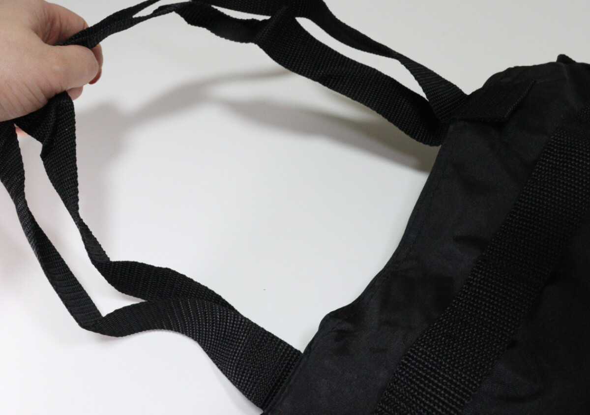 【ダイソー】映えないけど…大当たりでした！欲しい機能が全部入り！地味スゴ黒バッグ