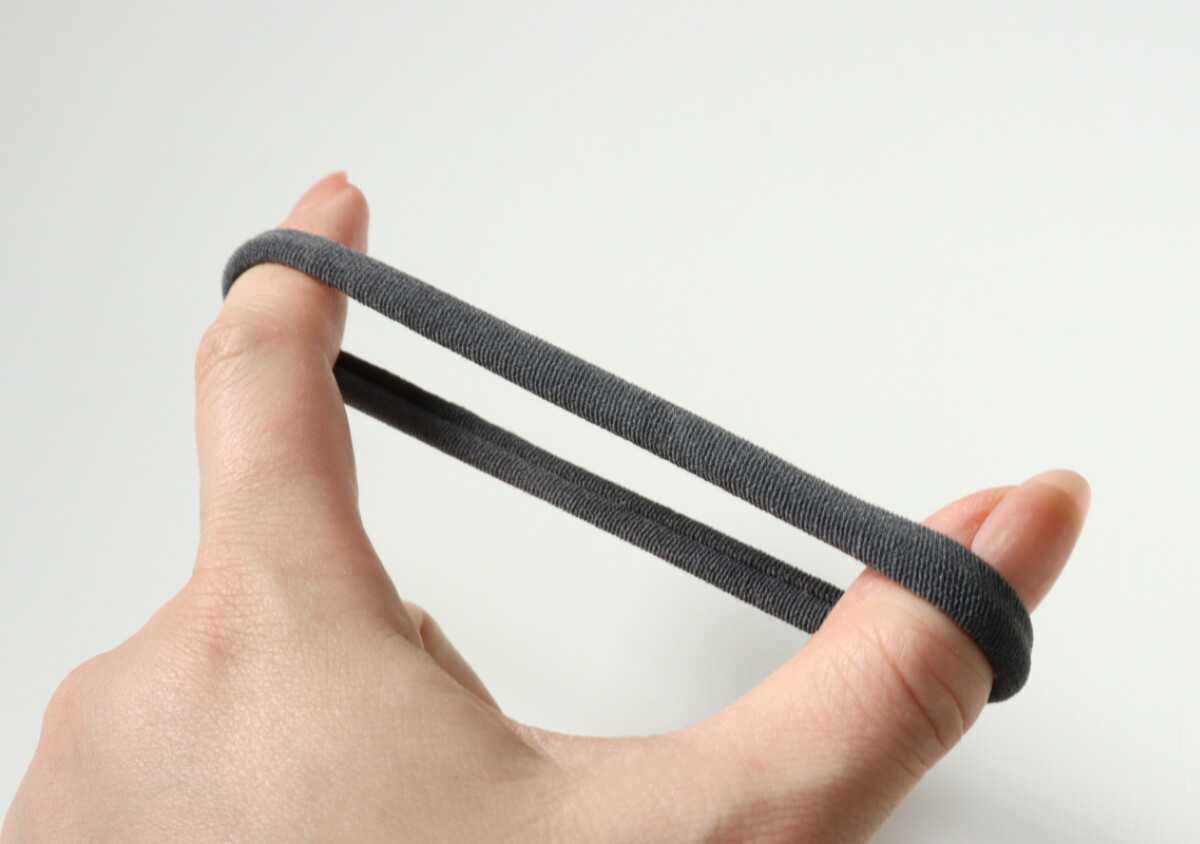 セリアで画期的な商品見つけた…！まさかの2WAY？！驚くほどよく伸びる便利ヘアグッズ