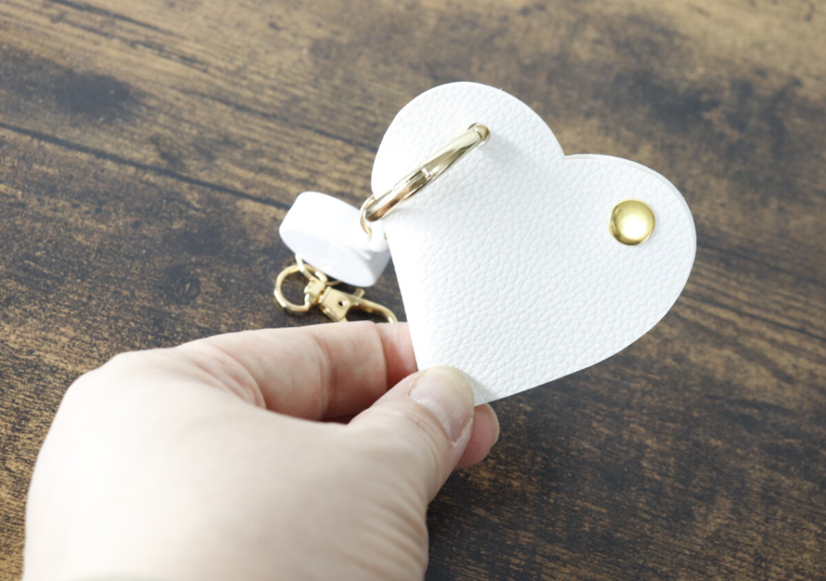 セリアのこれ作った人に拍手！「100円で買えるのすごい…」毎日バッグにつけときたい便利商品