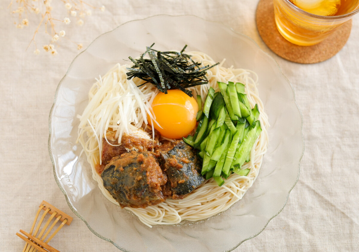 「そうめんの新しい食べ方発見！」さば味噌煮缶使えばコク旨で超簡単！混ぜそうめんのレシピ