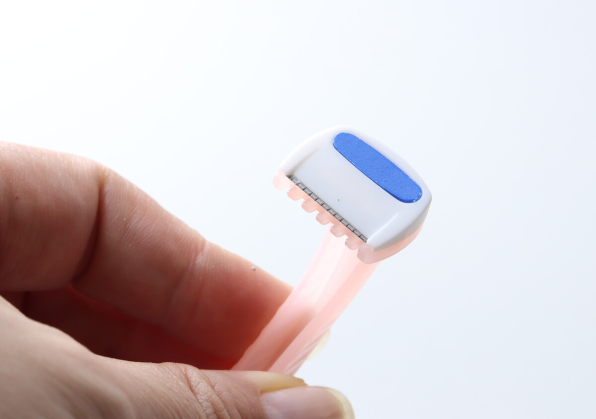 ダイソーさんこんなのあるなら教えてよ！「専用ってこんなに快適なんだ？！」極小サイズの剃刀