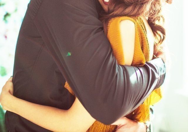 男子が思わずギュッとしたくなる♡男心をくすぐる女子のモテしぐさ4選