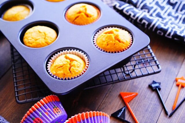 ハロウィンにつくりたい ホットケーキミックスで初心者さんでも簡単 かぼちゃのマフィン Michill ミチル