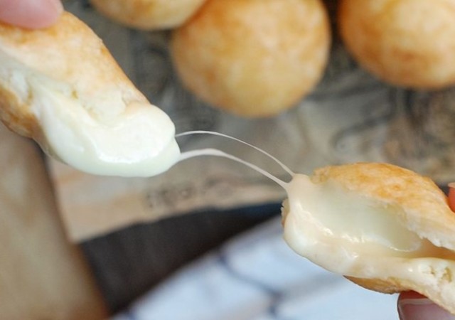 サクもちとろ り ホットケーキミックスで簡単に作れる 韓国の人気おやつ チーズボール Michill ミチル