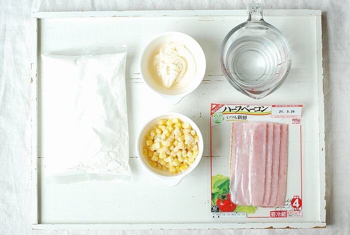 混ぜて焼くだけだから初心者さんでも簡単 ホットケーキミックスでつくるベーコンコーンマヨパン Michill ミチル