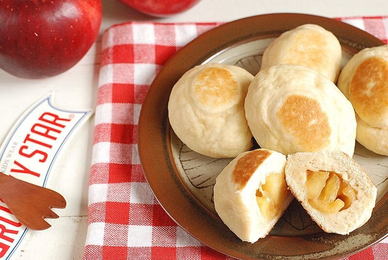 フライパンひとつ ホットケーキミックスで簡単 美味しい キャラメルりんごおやき Michill ミチル